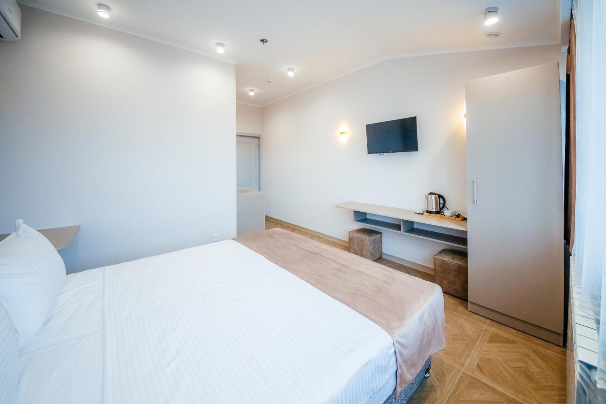 גיומרי Chief Hotel מראה חיצוני תמונה