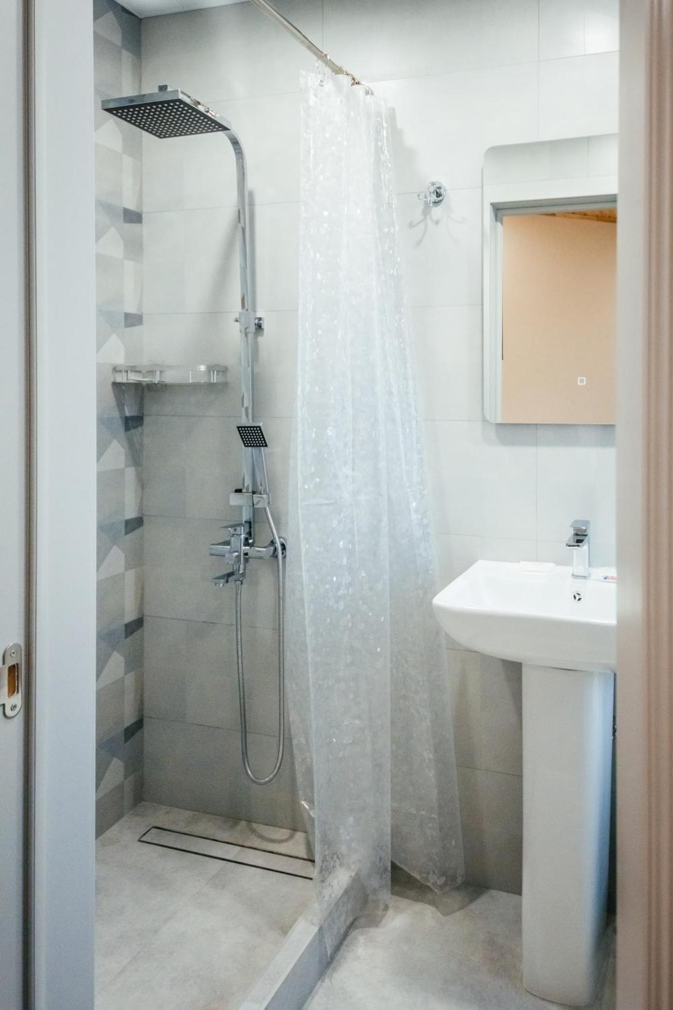 גיומרי Chief Hotel מראה חיצוני תמונה