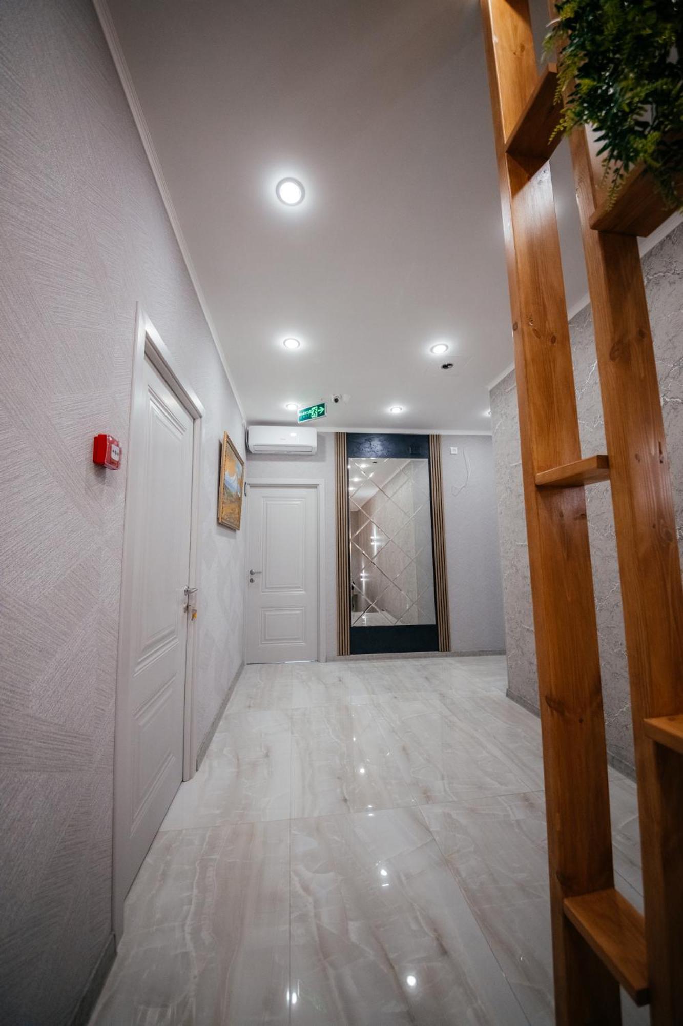 גיומרי Chief Hotel מראה חיצוני תמונה