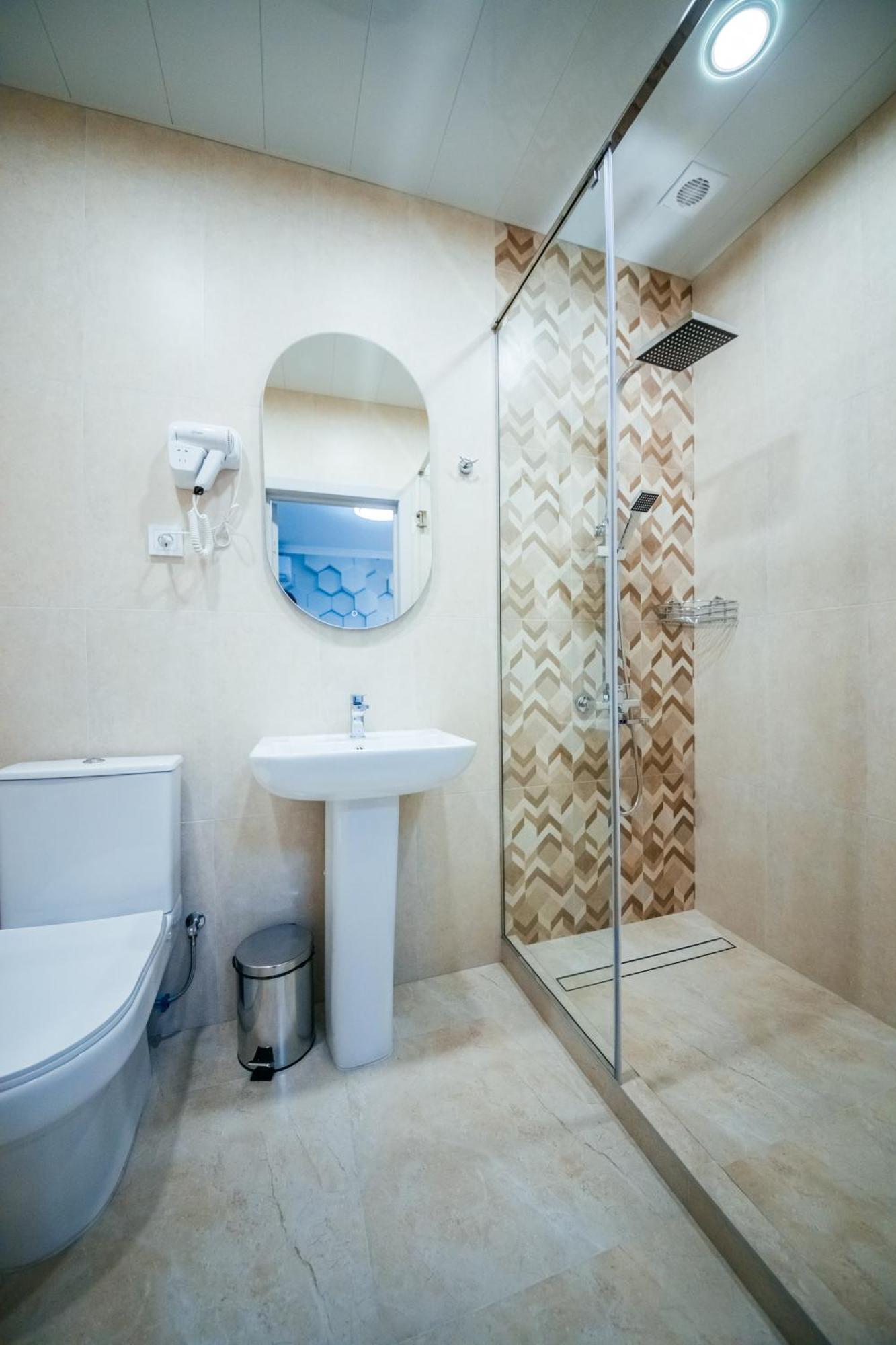 גיומרי Chief Hotel מראה חיצוני תמונה