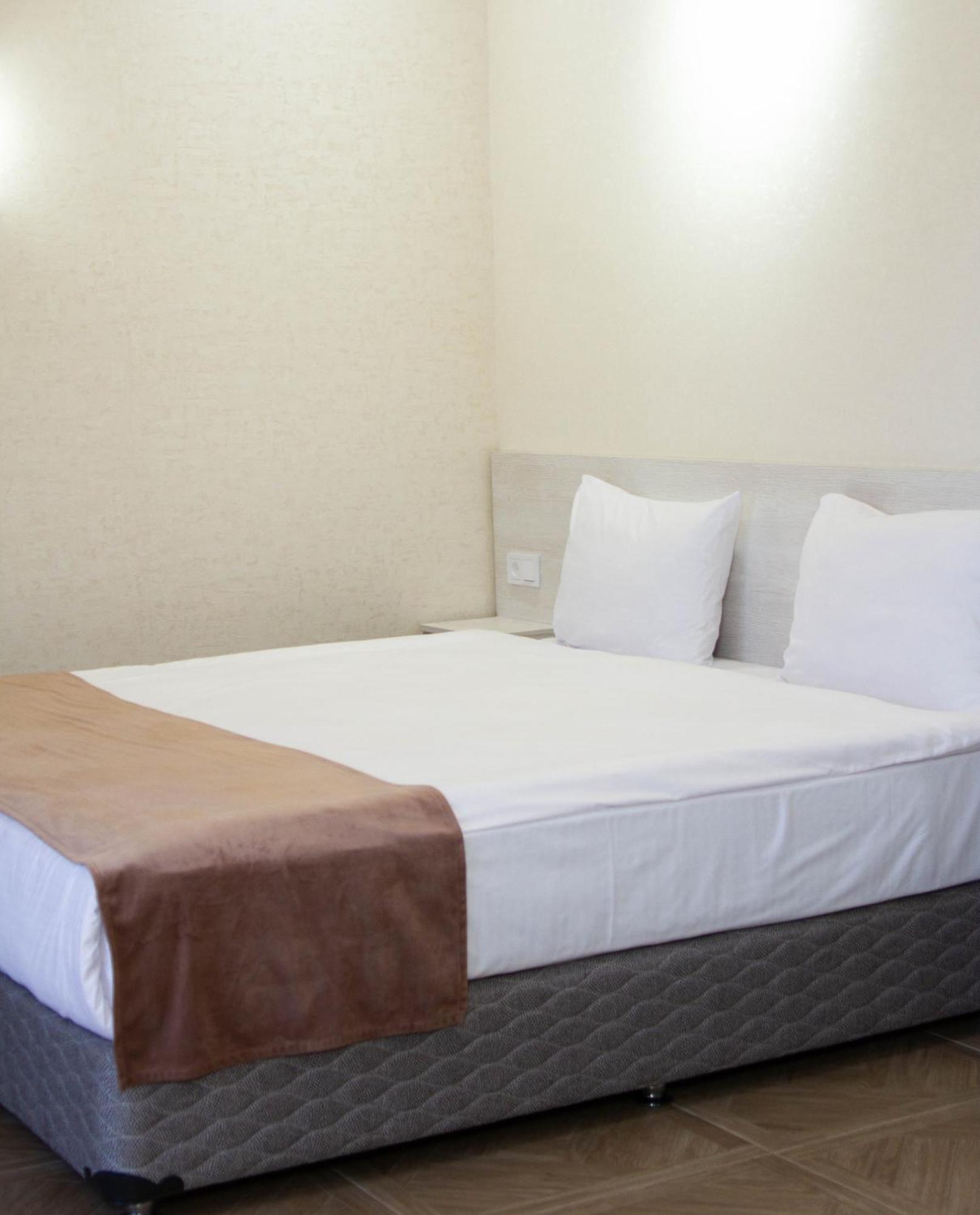 גיומרי Chief Hotel מראה חיצוני תמונה