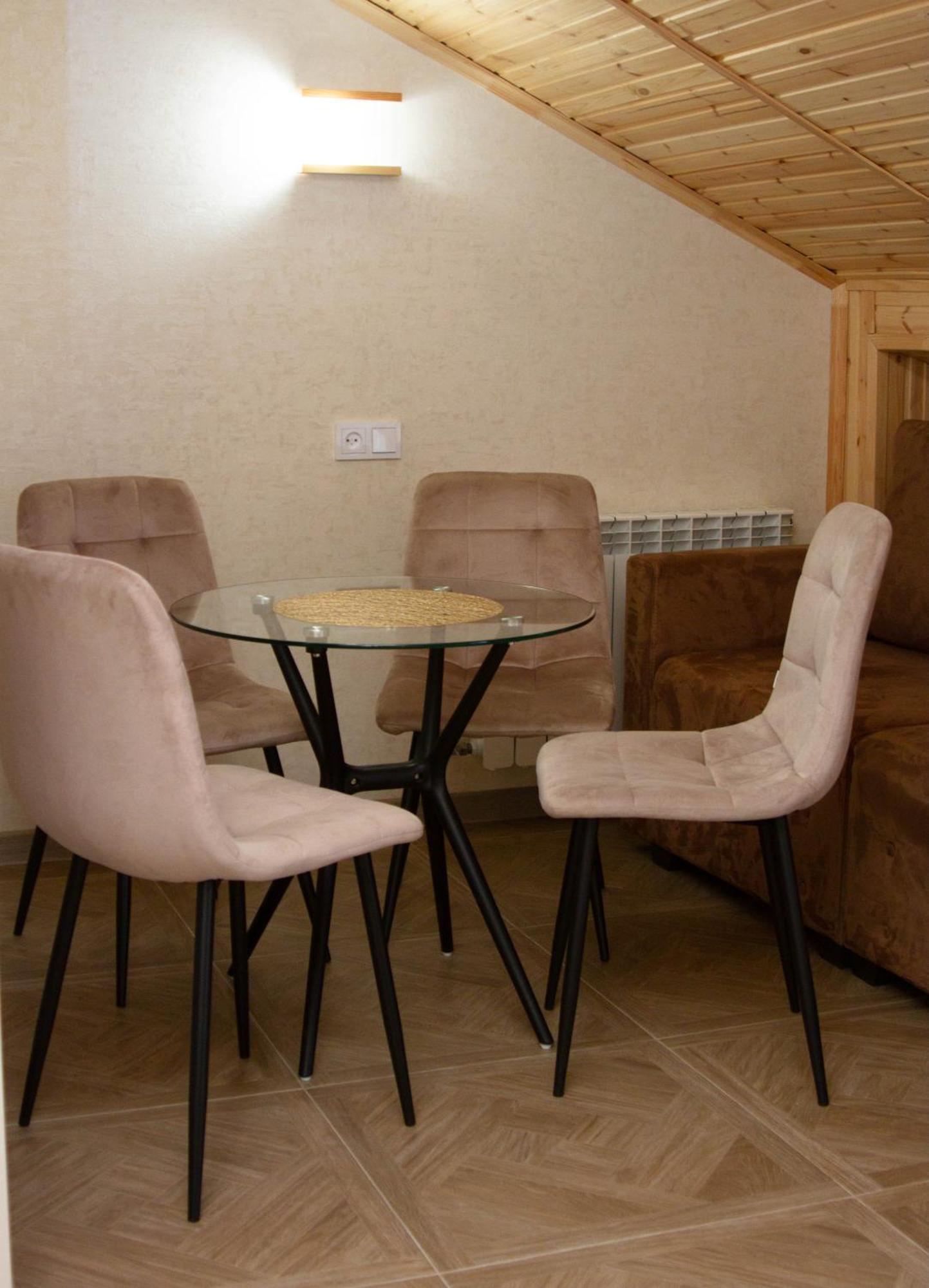 גיומרי Chief Hotel מראה חיצוני תמונה